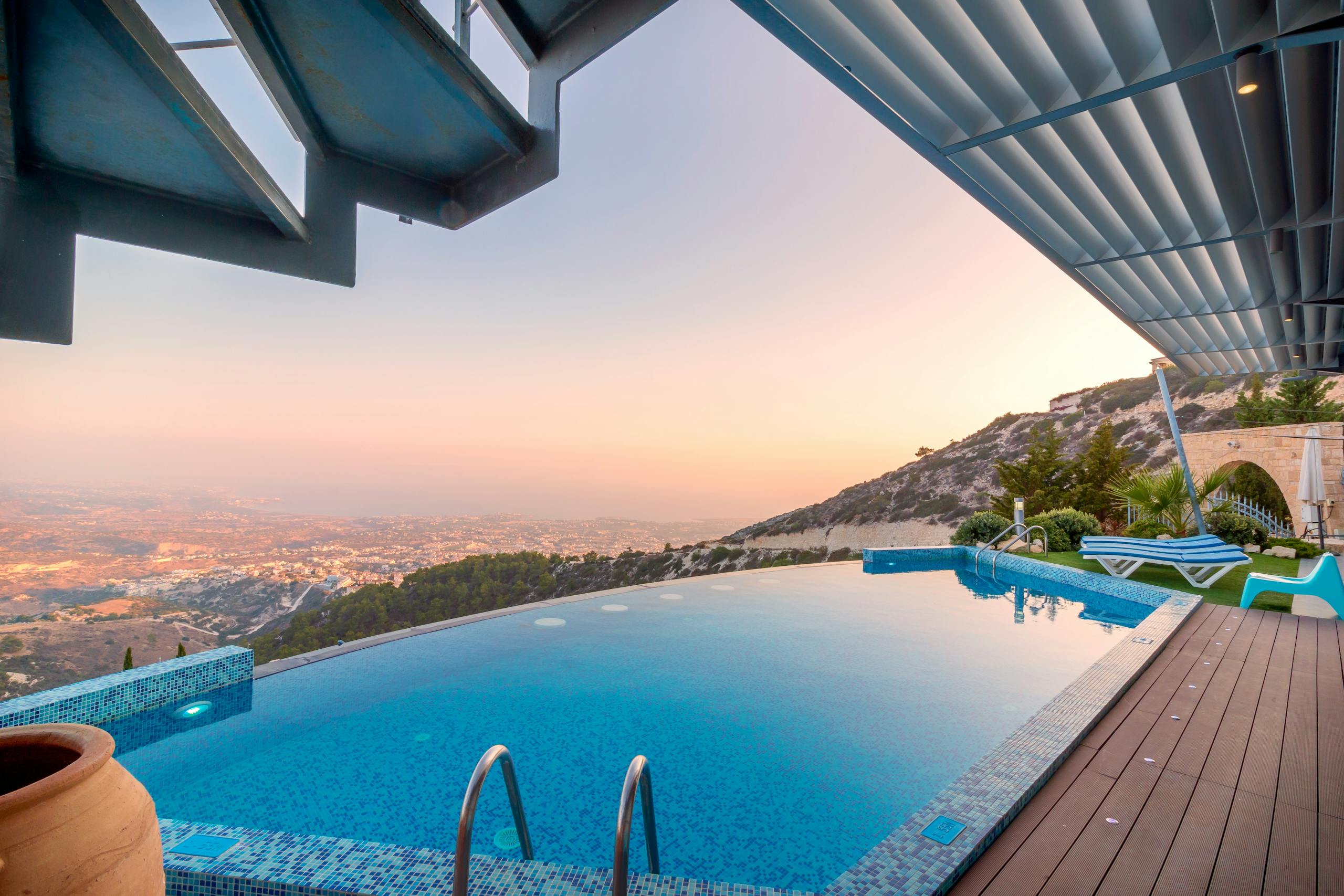 vue drone maison avec piscine visite immobilière photo immo